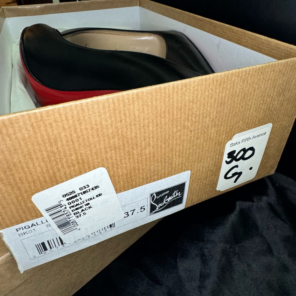 Great condition. Authentic Louboutin Pigalle - Picture 3 of 5